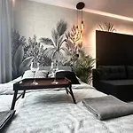 Szewska Apartment ~ 200M Main Square ~ Self Check-In 20H